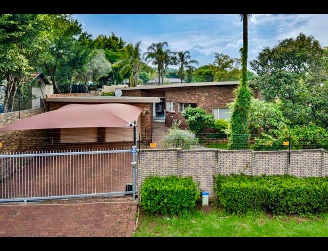 4 BEDROOM HOUSE FOR SALE IN WATERKLOOF GLEN